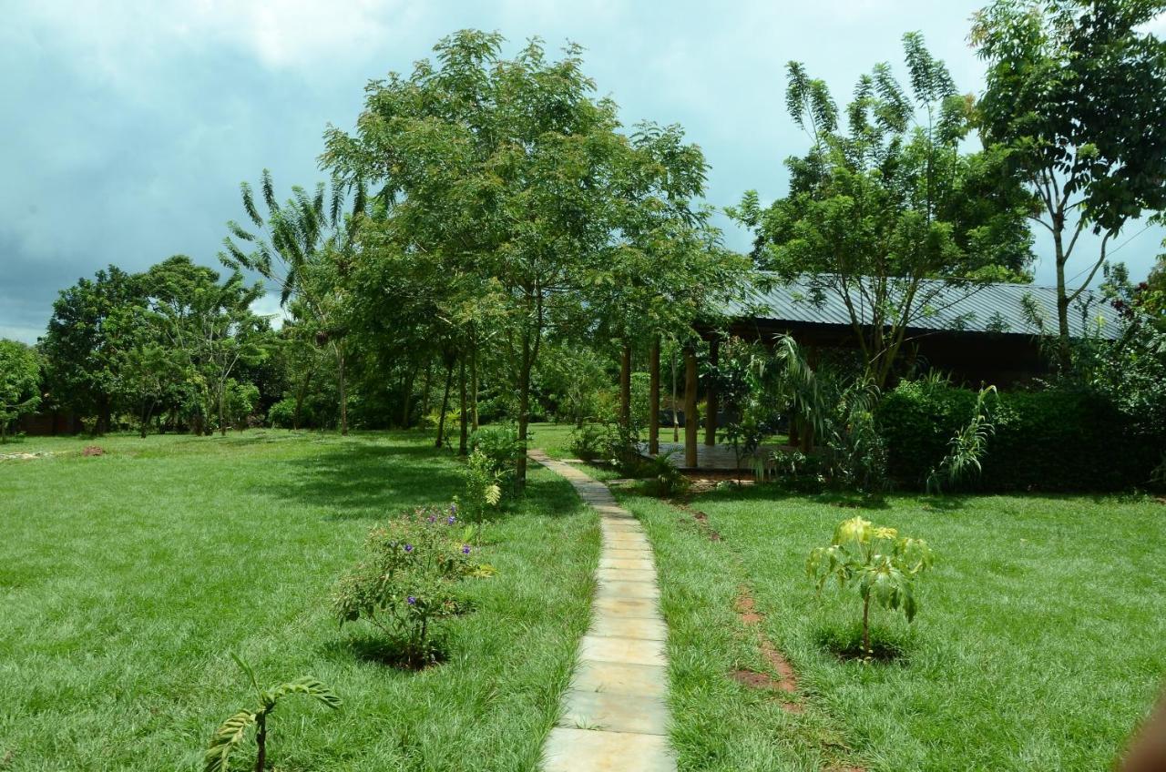 Tusubira Village Jinja Exterior photo