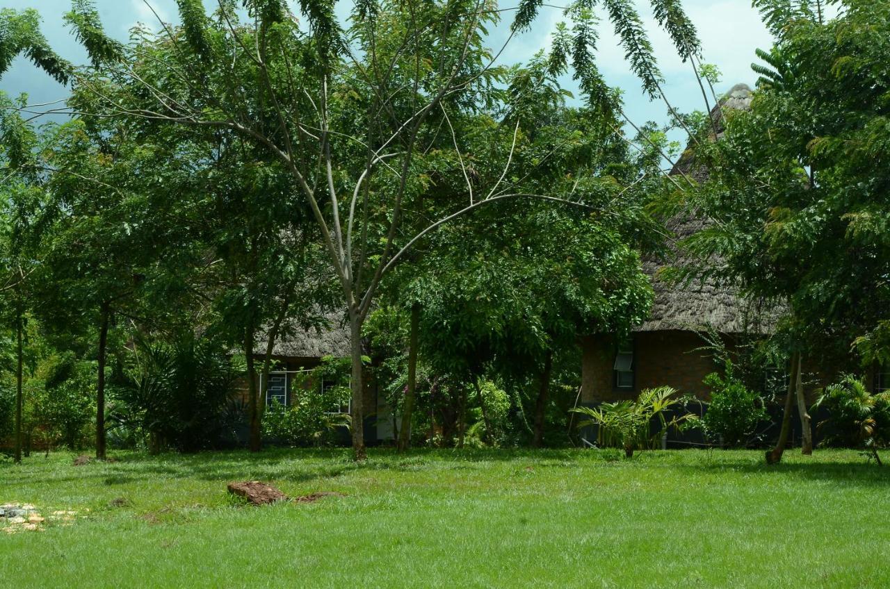 Tusubira Village Jinja Exterior photo