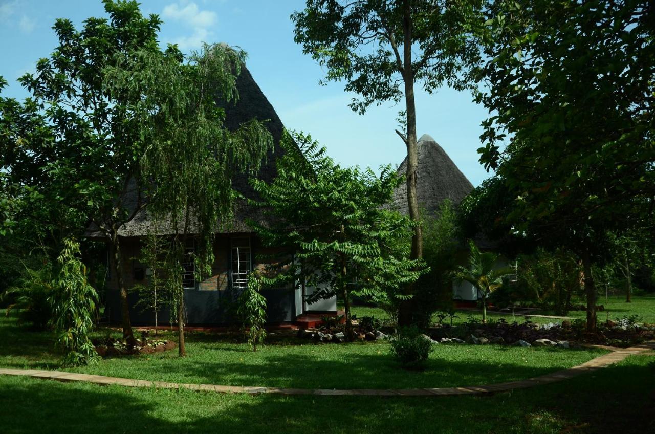 Tusubira Village Jinja Exterior photo