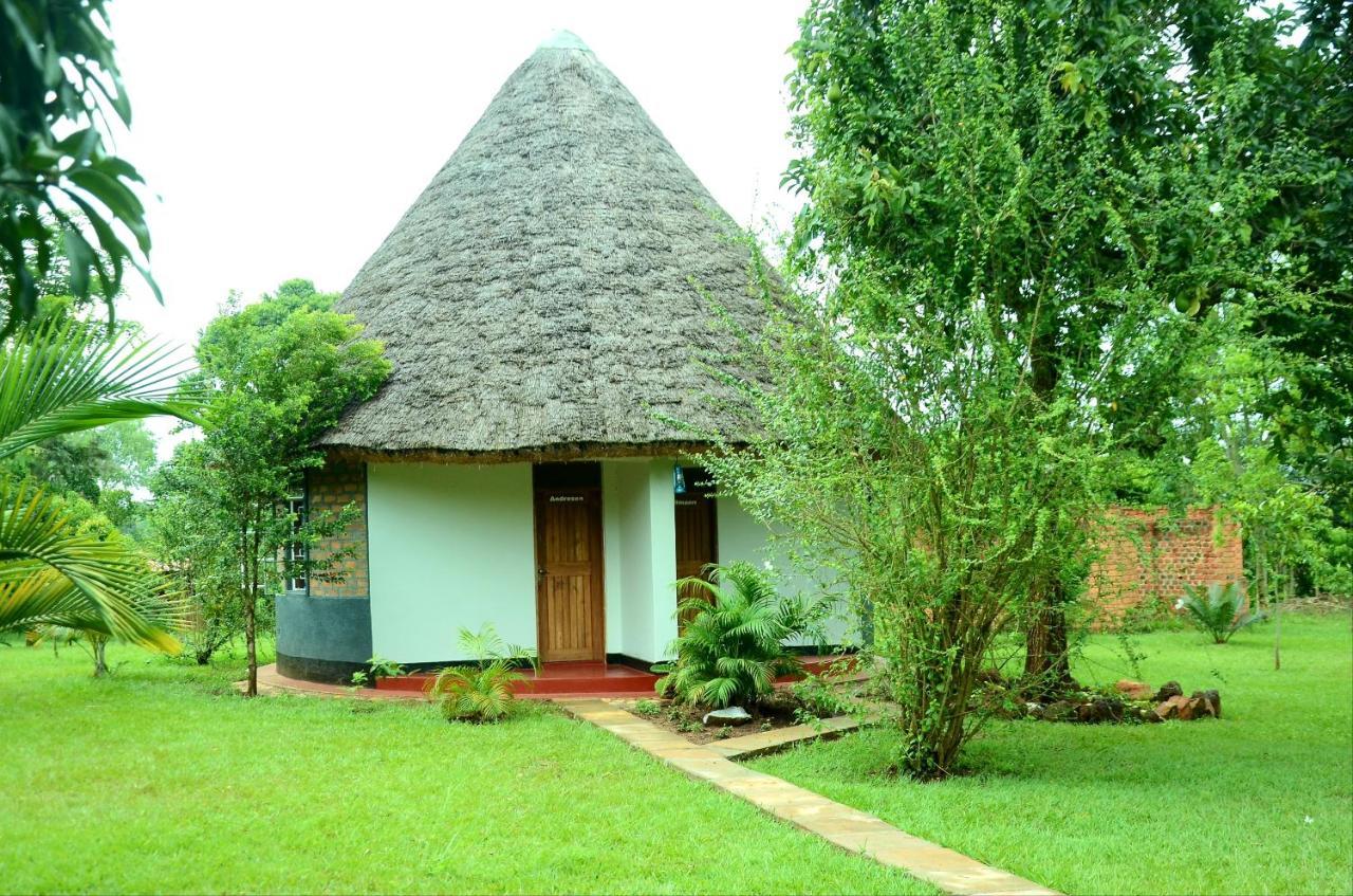 Tusubira Village Jinja Exterior photo